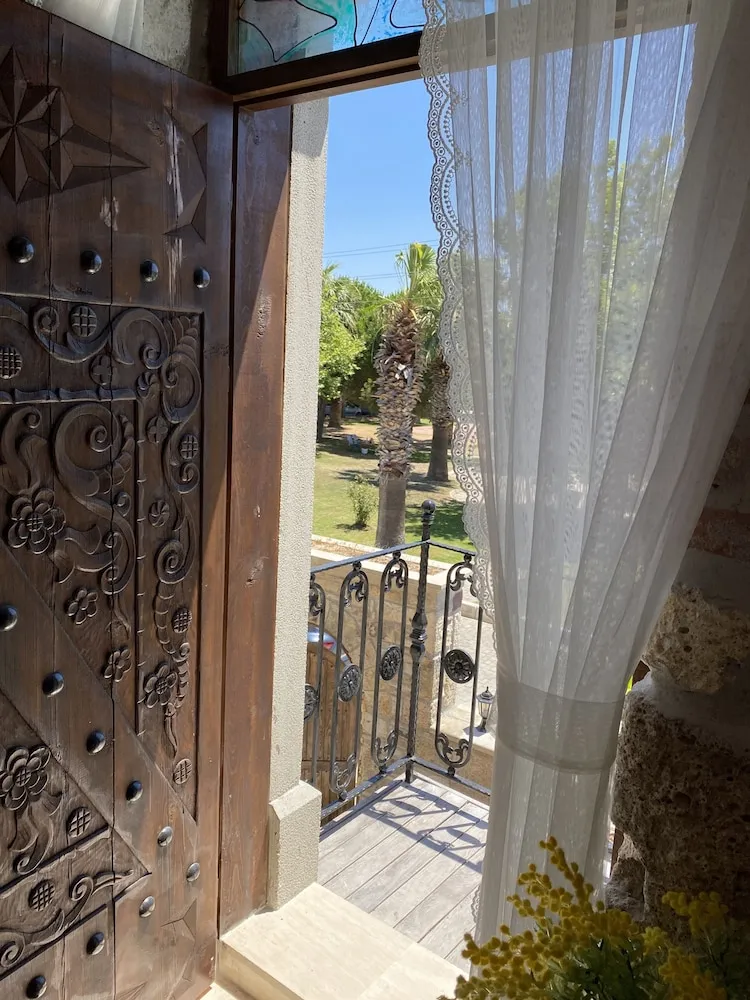 Superior Tek Büyük Yataklı Oda, 1 Çift Kişilik Yatak, Balkon, Kısmi Deniz Manzaralı