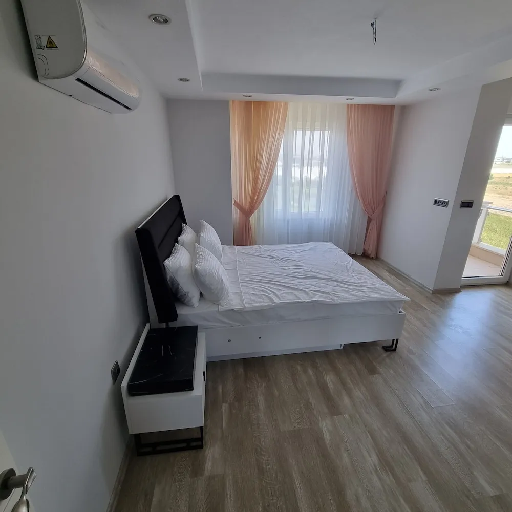 Deluxe Condo, 3 bedrooms, 1 living room (3+1)