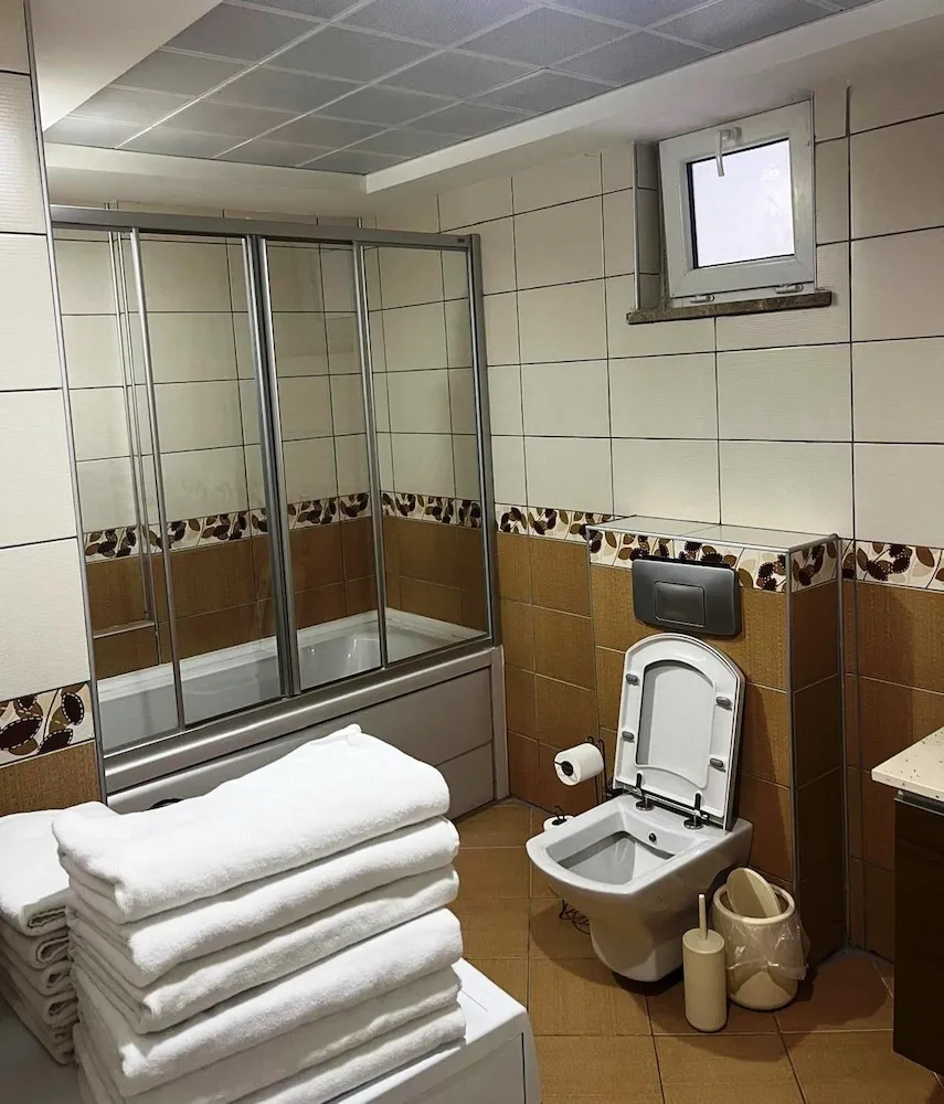 Deluxe Condo, 3 bedrooms, 1 living room (3+1)