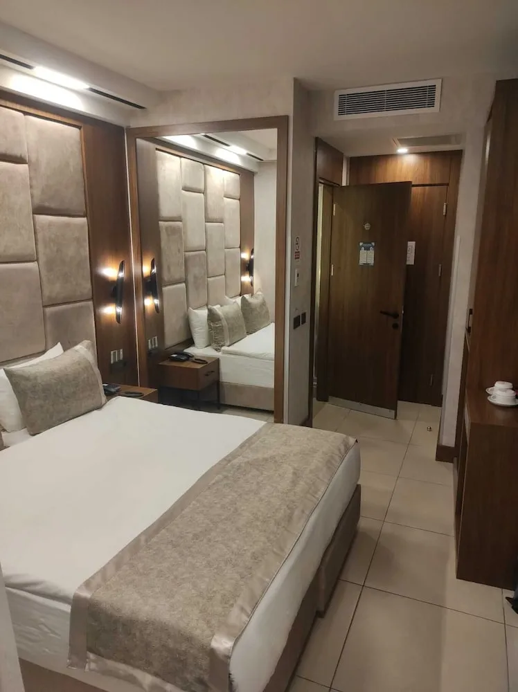 Standard Tek Büyük Yataklı Oda