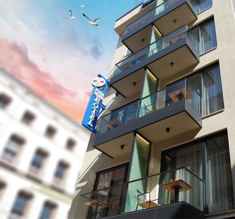 Konaklama yerinin ön cephesi