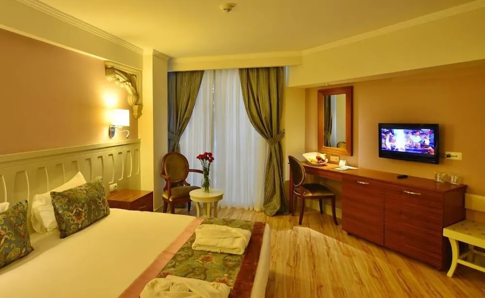 Deluxe Dört Kişilik Oda