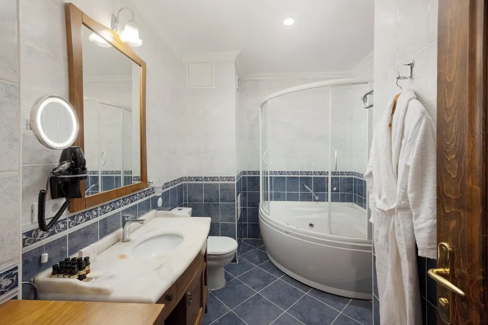 Economy Triple Room