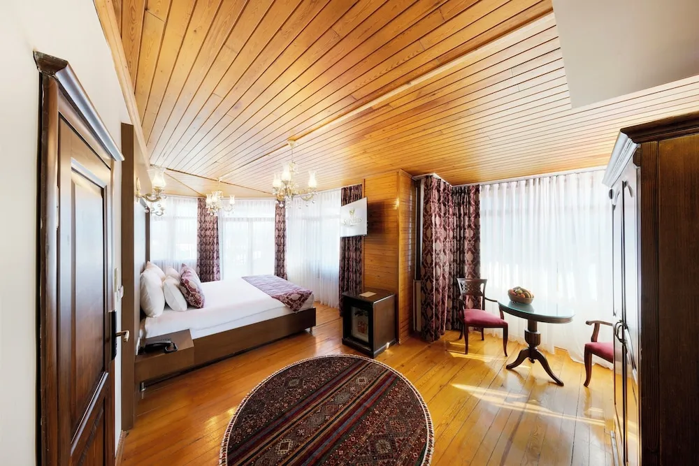Suite with Blue Mosque View