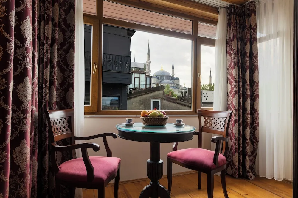 Suite with Blue Mosque View