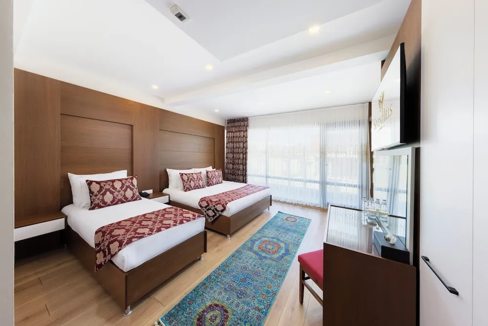 Deluxe Family Suite