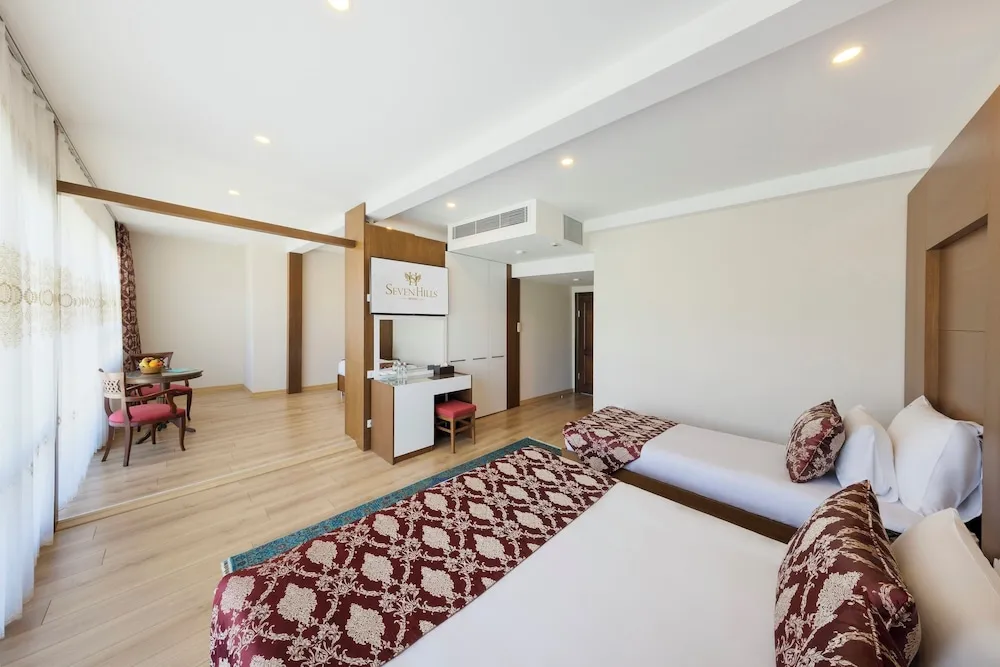 Deluxe Family Suite