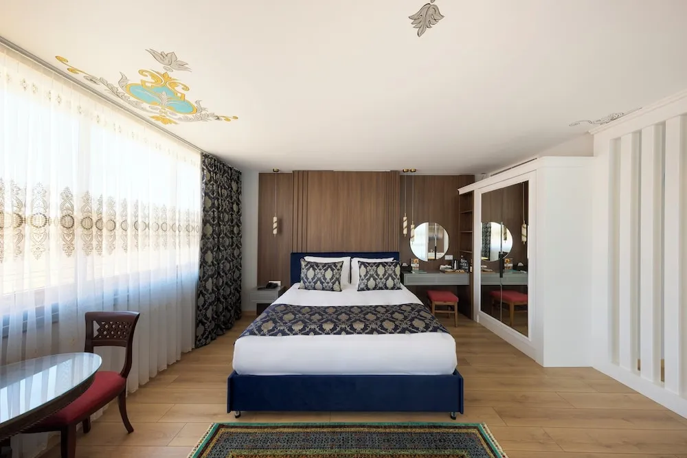 Queen Suite Hagia Sophia View