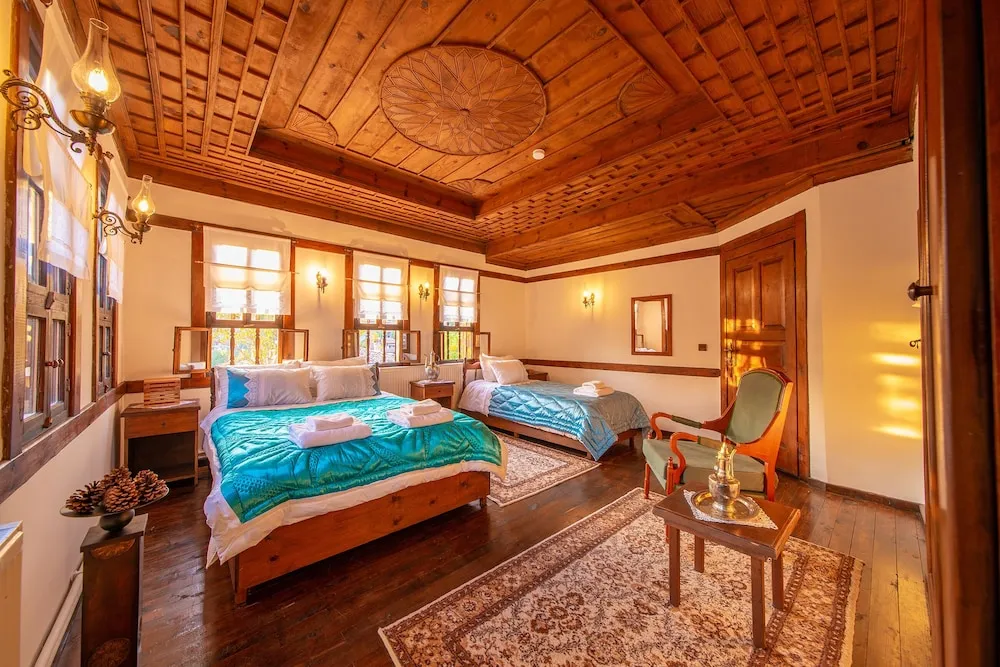 Deluxe Üç Kişilik Oda