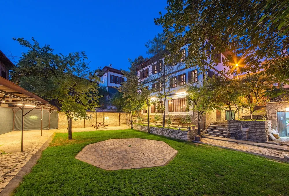 Standard Üç Kişilik Oda