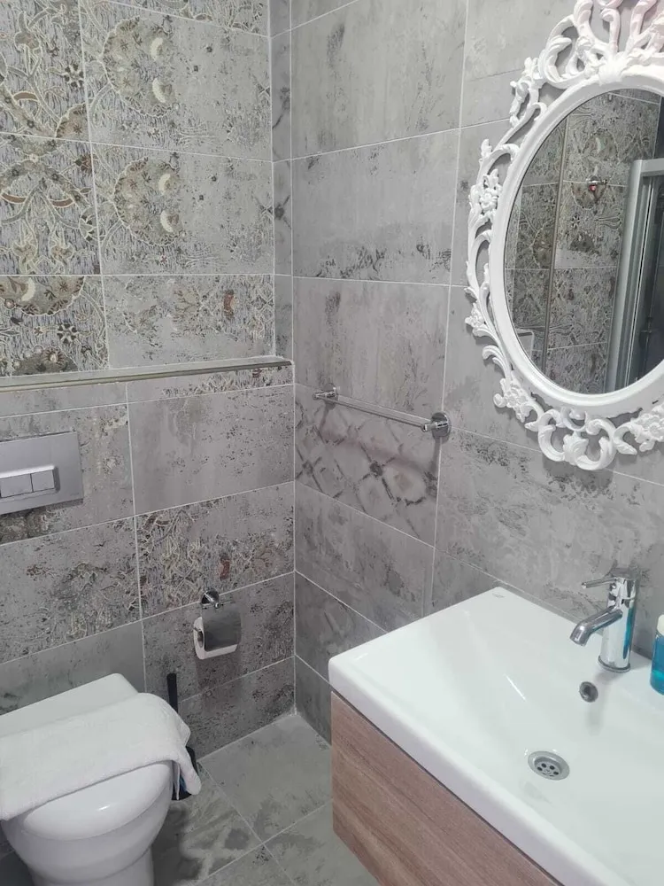 Deluxe Üç Kişilik Oda, Bahçe Manzaralı