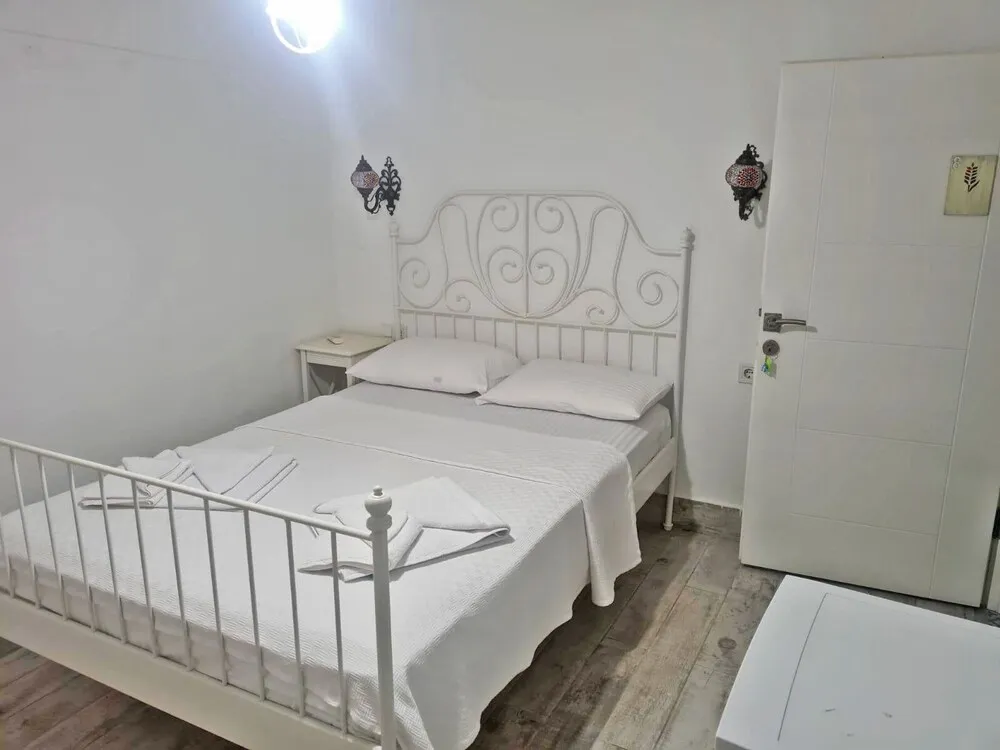 Economy (Bodrum) üç kişilik oda
