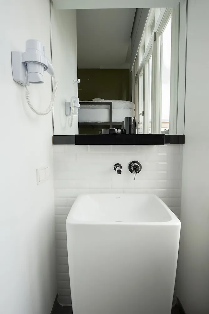 Standard Twin Room with Private Bathroom and Shared WC