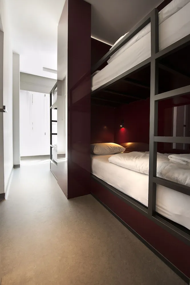 Bed in 6-Bed Mixed Dormitory Room with Private Bathroom
