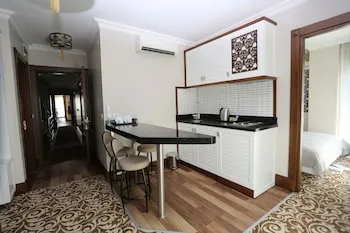 K Suites Hotel