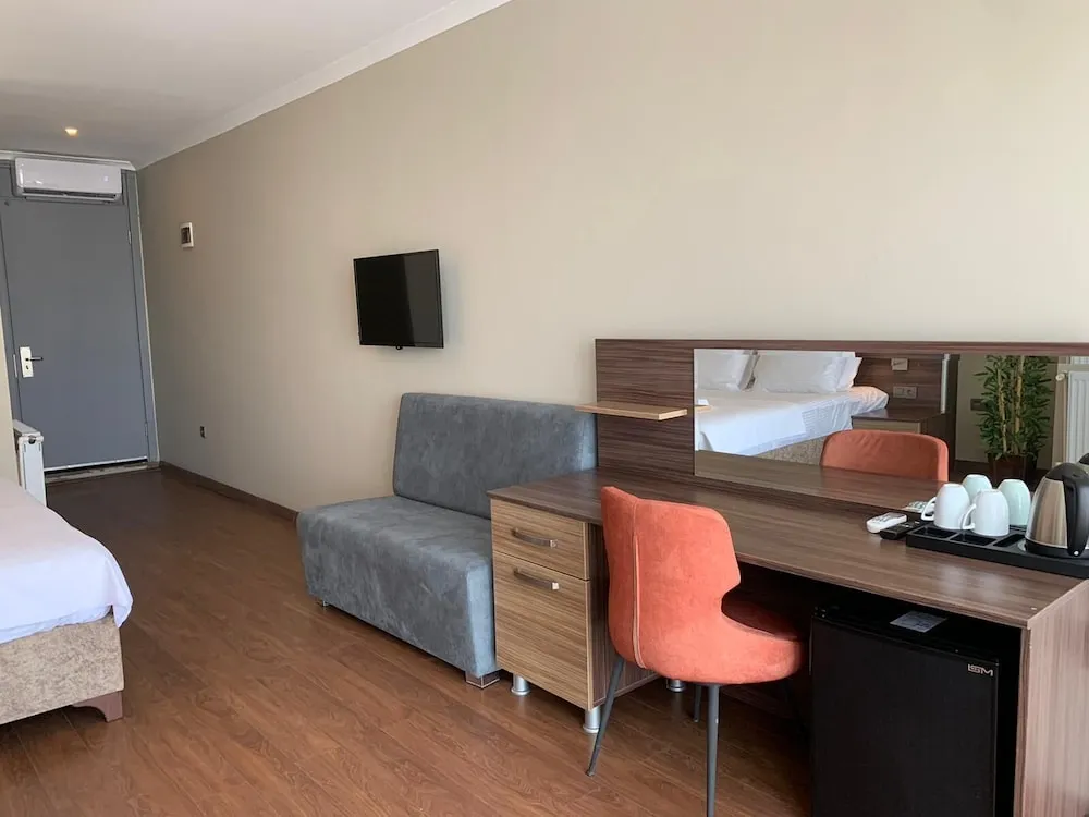 Standard Oda, Teras, Havuz Manzaralı