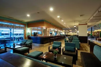 Crystal Admiral Resort Suites & SPA – All Inclusive