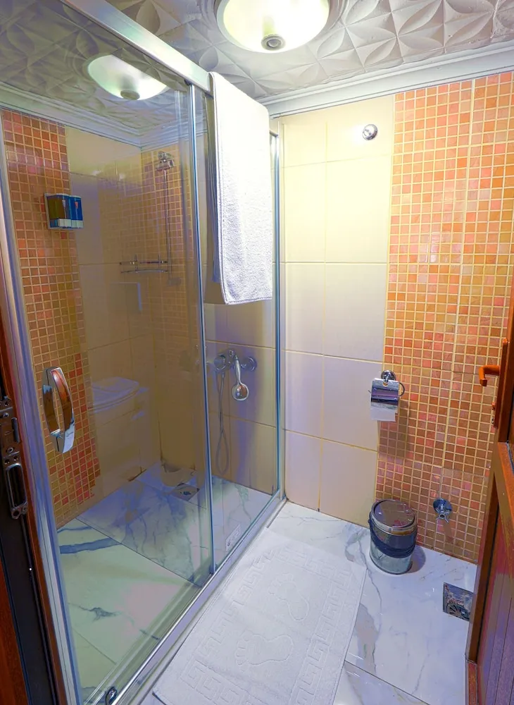 Üç Kişilik Oda, Şehir Manzaralı