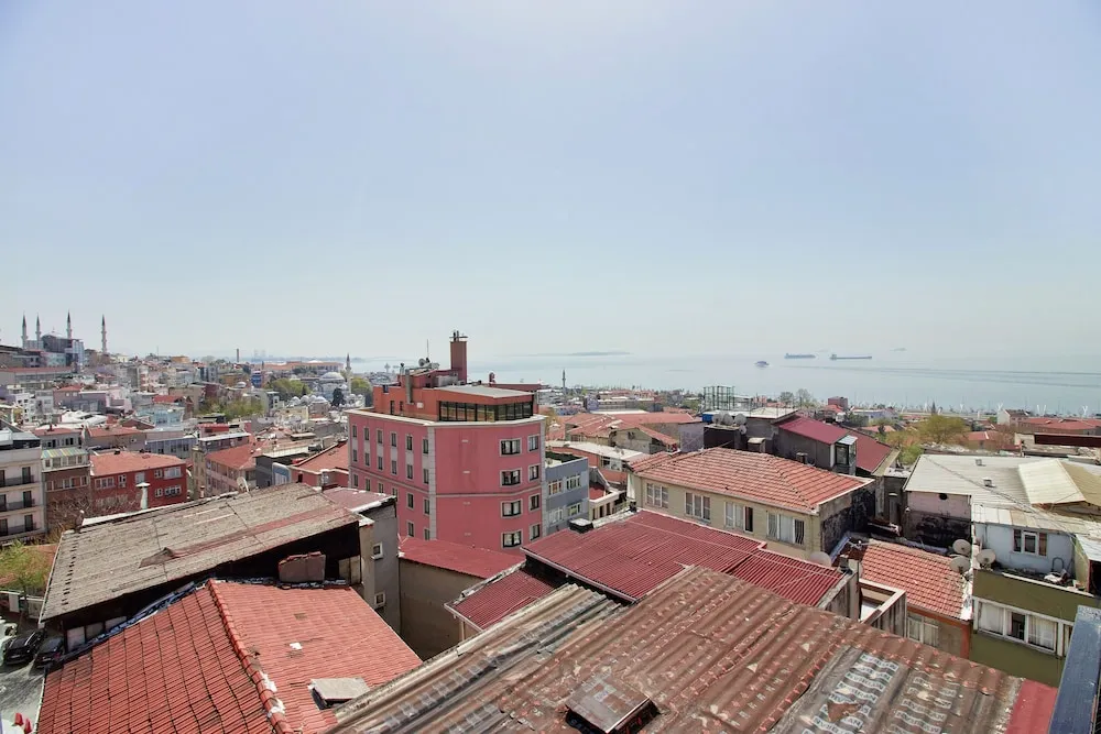 Deluxe Tek Büyük Yataklı Oda