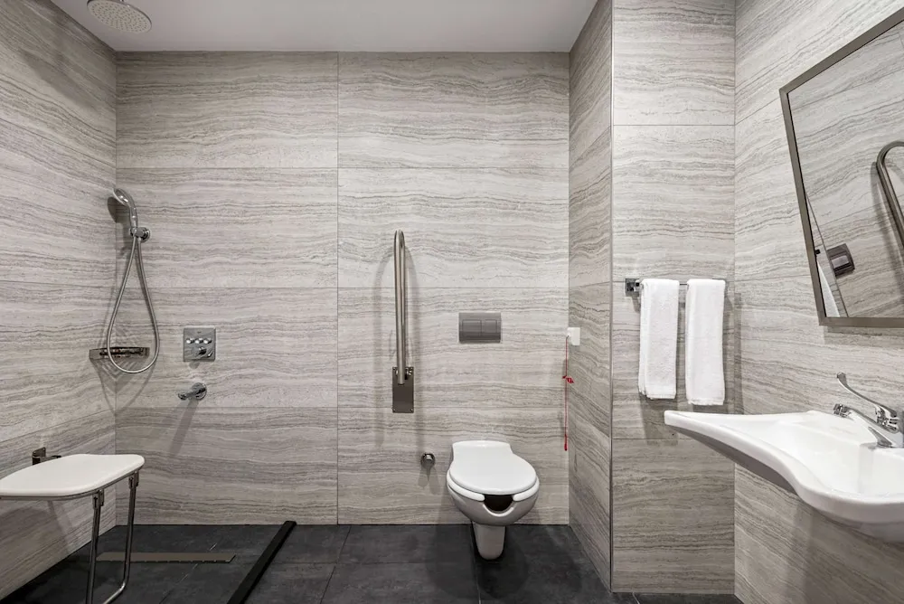 Oda, 2 Tek Kişilik Yatak, Engellilere Uygun, Sigara İçilmez (Roll-In Shower)