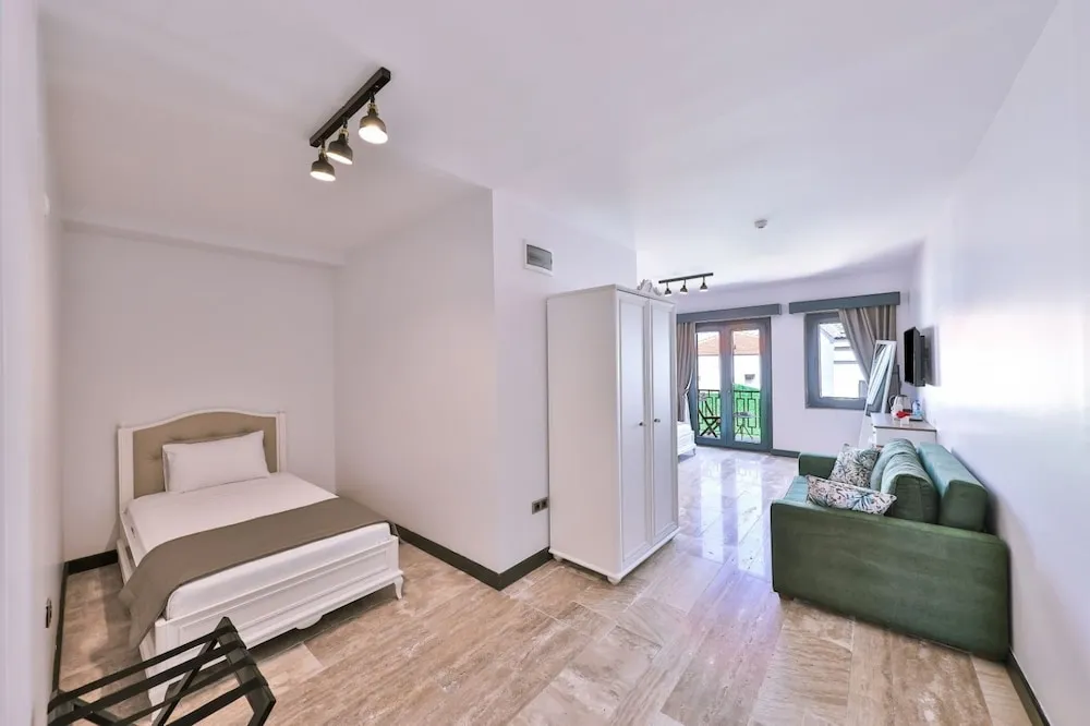 Junior Büyük Yataklı Tek Kişilik Oda, Balkon