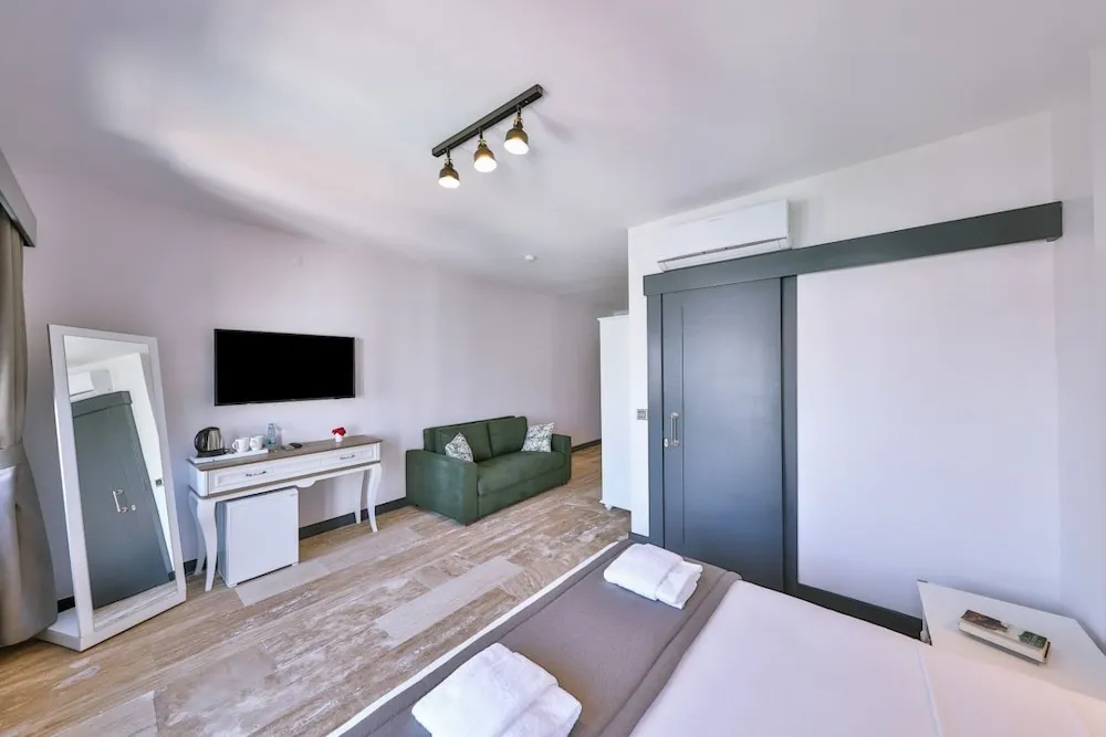 Junior Büyük Yataklı Tek Kişilik Oda, Balkon