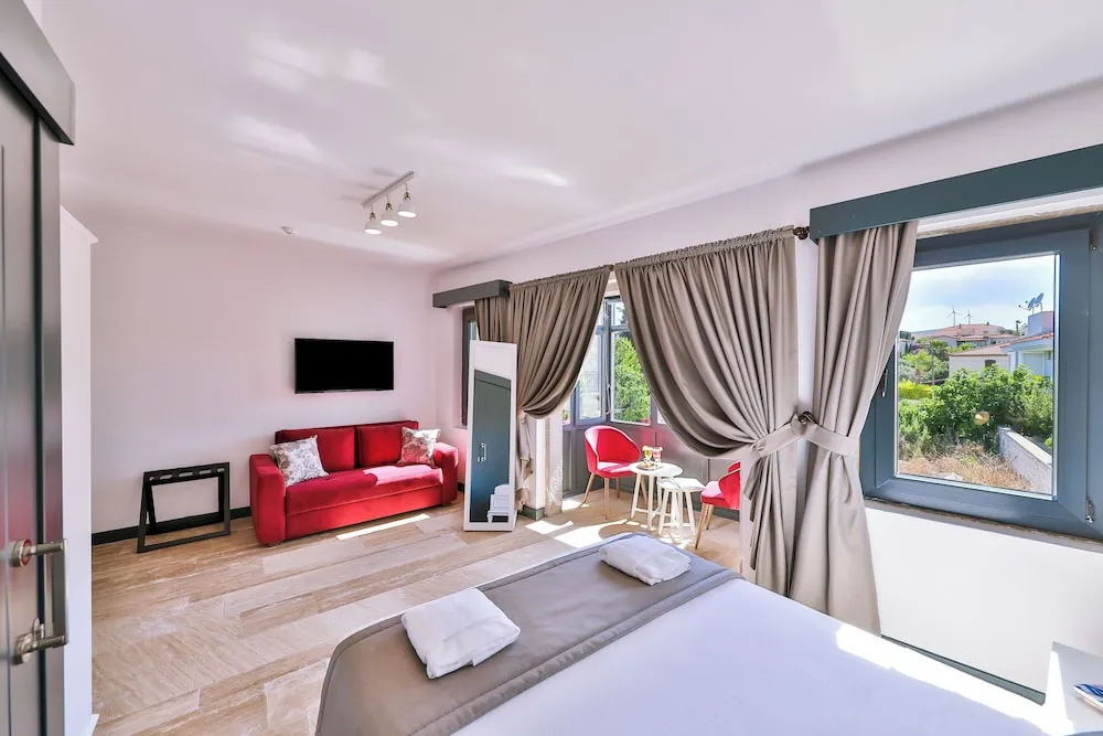 Deluxe Üç Kişilik Oda
