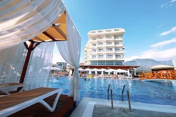 Sey Beach Hotel & Spa