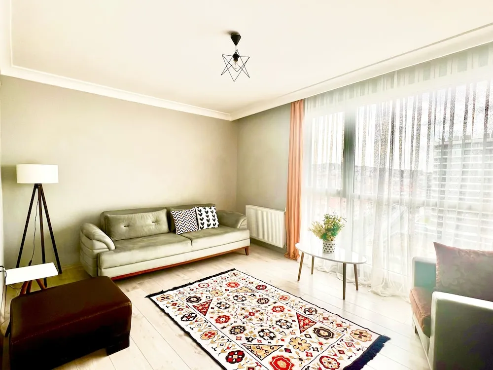 Mükemmel Göl Manzaralı Tüm Apart Daire