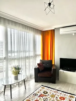 Mükemmel Göl Manzaralı Tüm Apart Daire