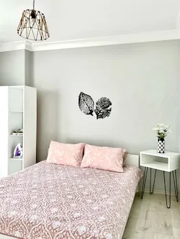 Mükemmel Göl Manzaralı Tüm Apart Daire