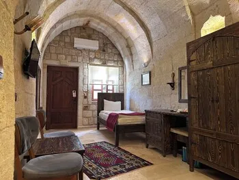 Under Cave Hotel