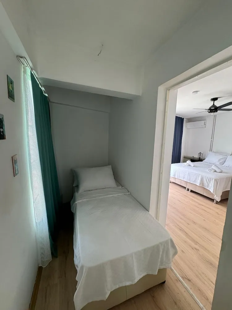 Standard Üç Kişilik Oda, Şehir Manzaralı