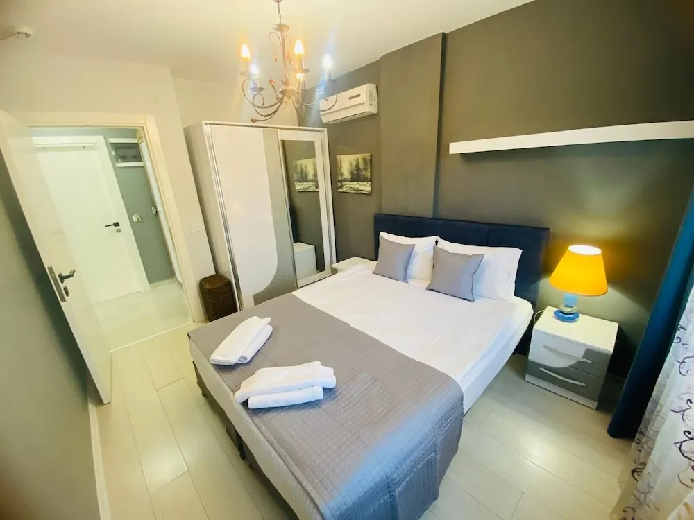 Deluxe Apartment with Balcony