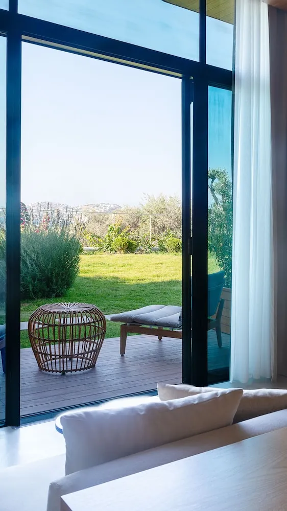 Garden Suite Sea View Room