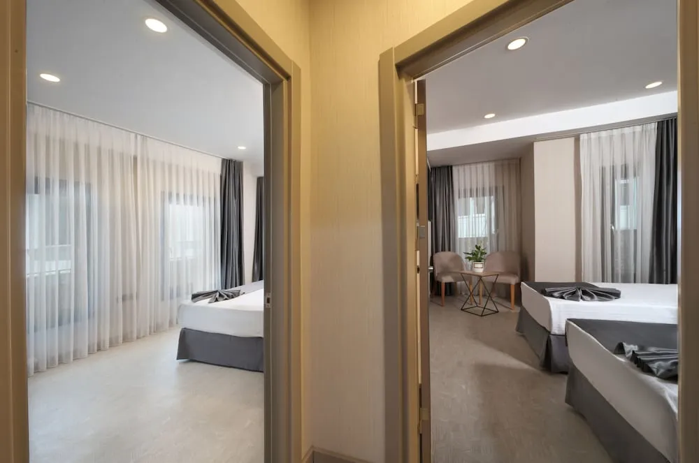 Deluxe Family & Connected Suite with Hamam Annex Building