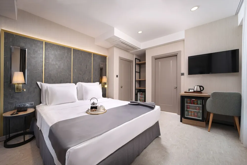 Deluxe Family & Connected Suite with Hamam Annex Building