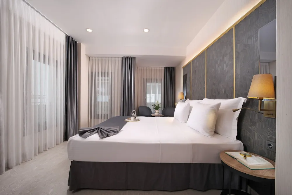 Deluxe Family & Connected Suite with Hamam Annex Building