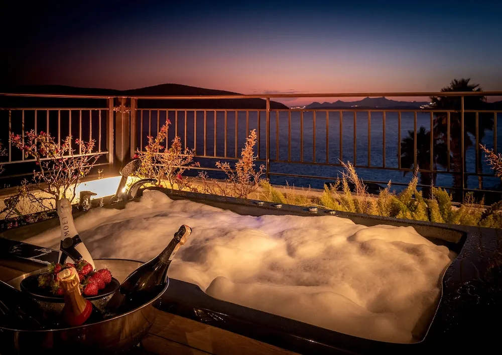 Jacuzzi Suite