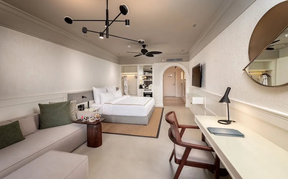 Deluxe Sea View Garden Room