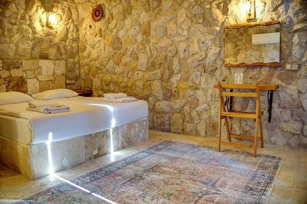 Basic Oda, Sigara İçilmez, Bahçe Manzaralı