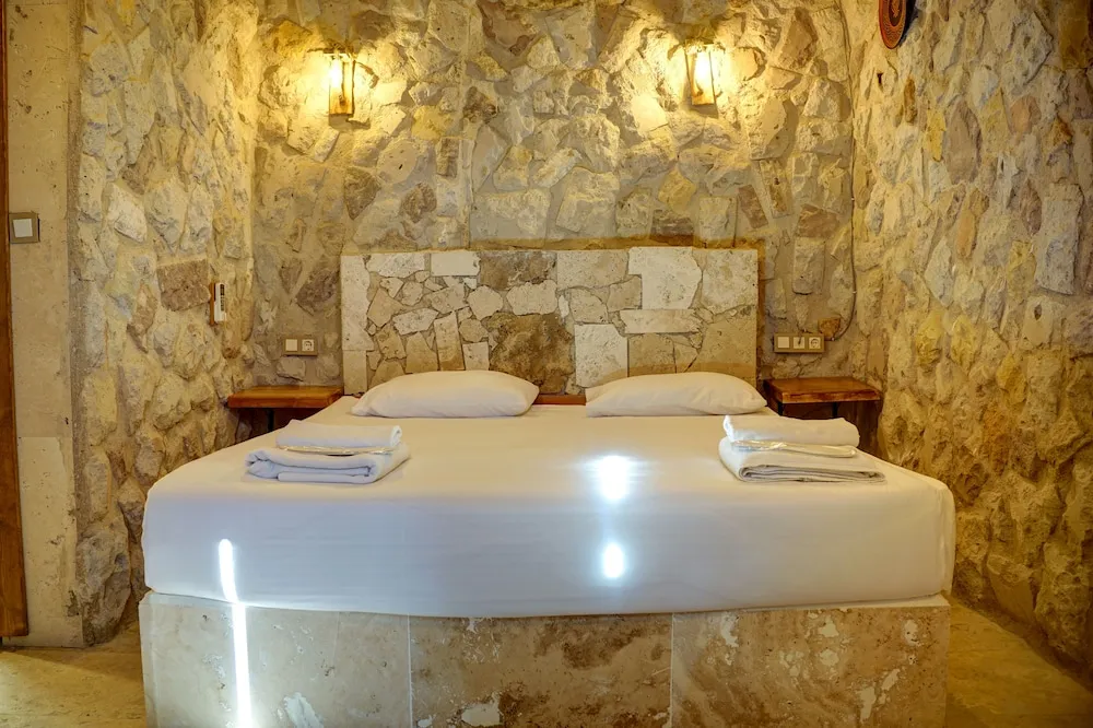 Basic Oda, Sigara İçilmez, Bahçe Manzaralı