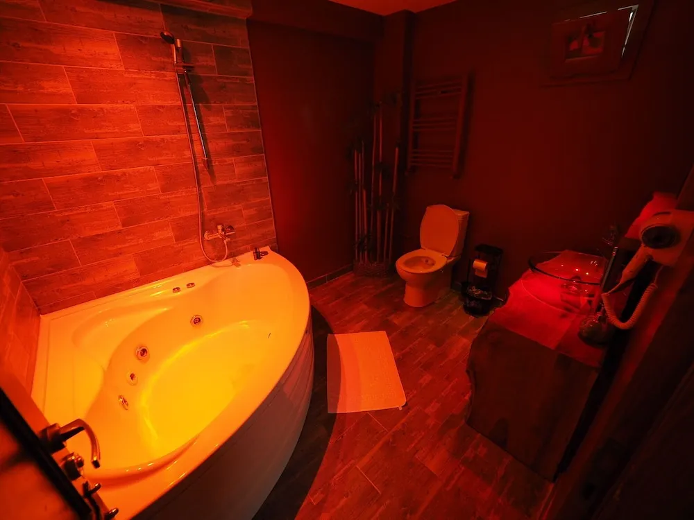 Romantic Tek Büyük Yataklı Oda