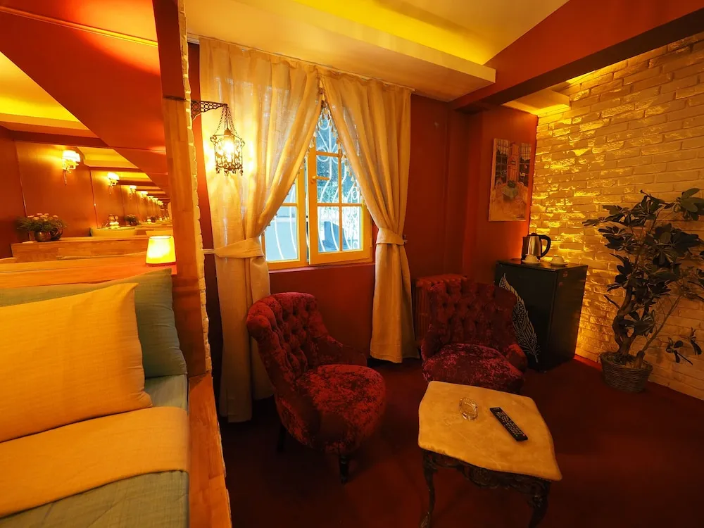 Romantic Tek Büyük Yataklı Oda