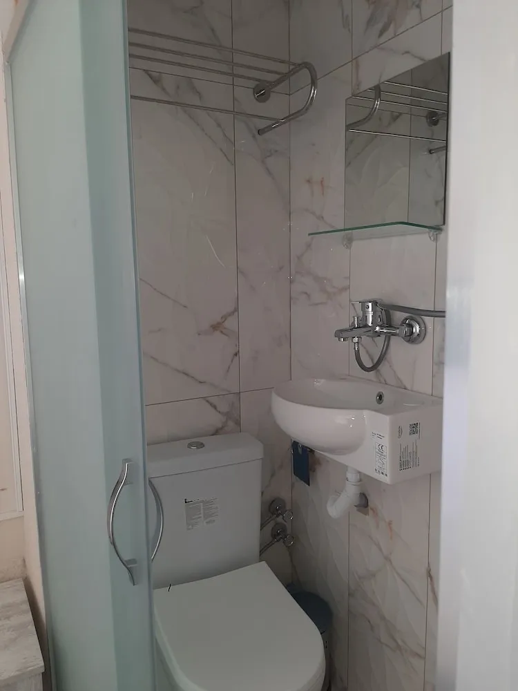 Standard Oda, 1 Büyük (Queen) Boy Yatak, Sigara İçilmez, Avlu Manzaralı