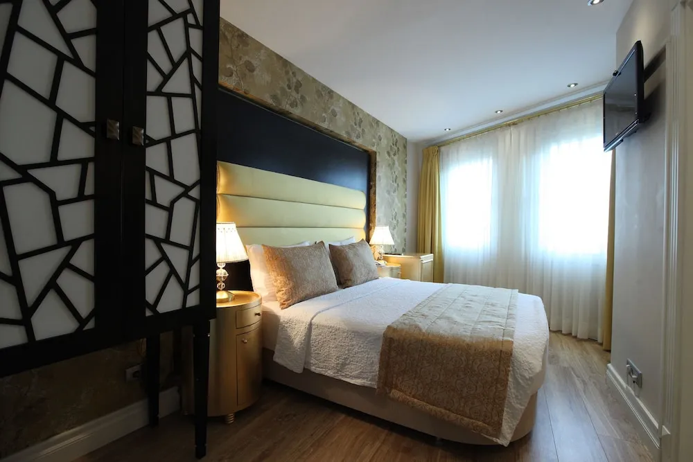 Standard Tek Büyük Yataklı Oda