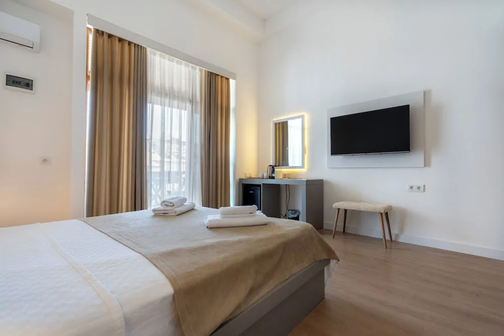 Deluxe Tek Büyük Yataklı Oda