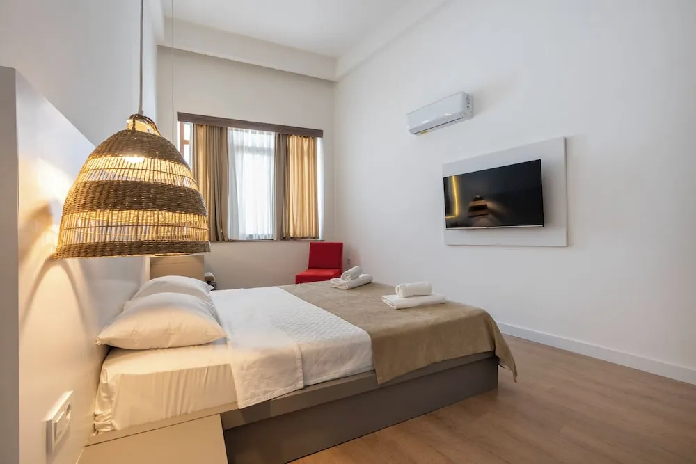 Deluxe Tek Büyük Yataklı Oda