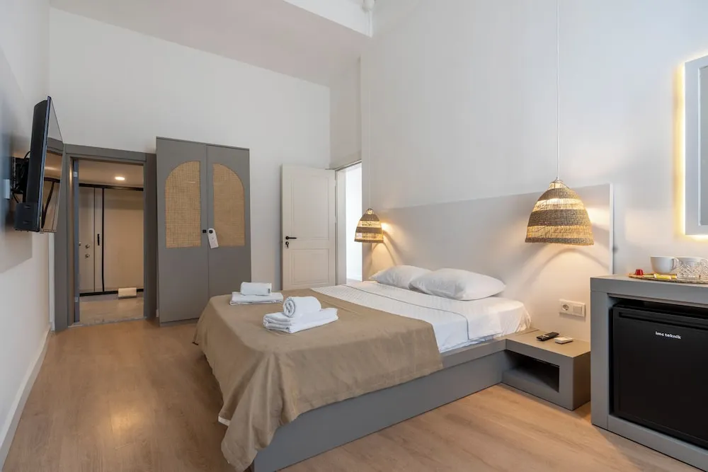 Deluxe Tek Büyük Yataklı Oda