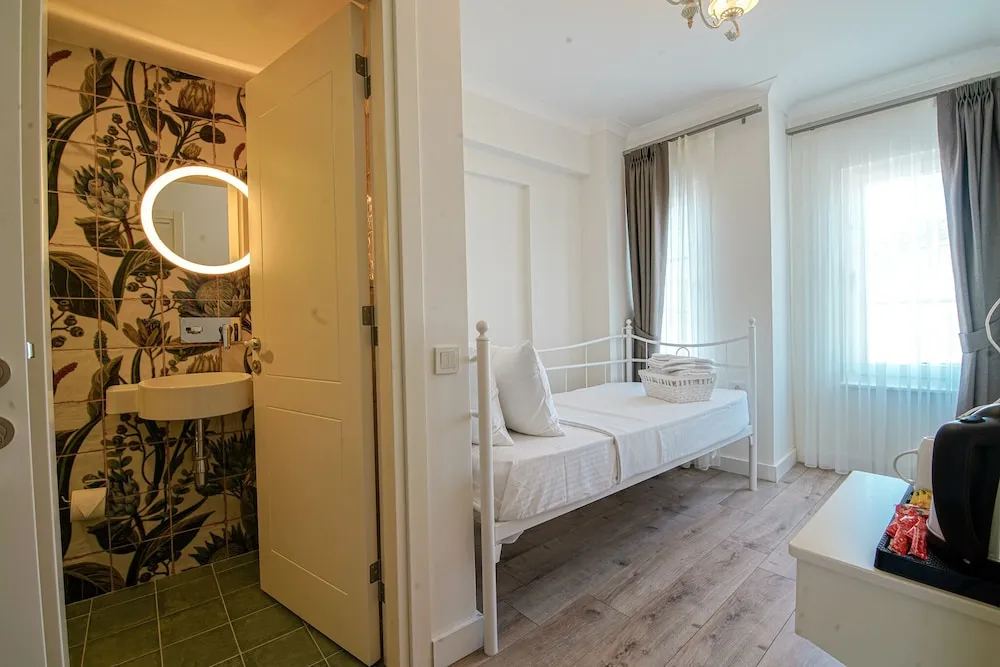 Deluxe Üç Kişilik Oda, 2 Yatak Odası